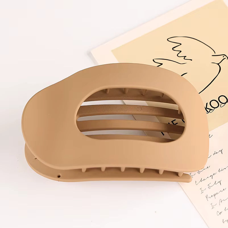 Matte Hair Claw Clip – Large Flat Round Hair Clip
